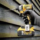 DeWalt  DCF887D2 Akkus ütvecsavarozó 1/4” 18V 2,0Ah T-STAK