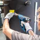 Bosch  GHG23-66 Hőlégfúvó pisztoly LCD kijelzővel 2300W koffer 06012A6300