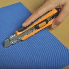 Fiskars  Professzionális pengekés (sniccer), nagy teherbírású, 18mm 1398