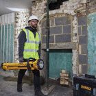 DeWalt  DCL079-XJ Állványos, háromlábú akkus LED lámpa 18V XR Li-ion akku és töltő nélkül