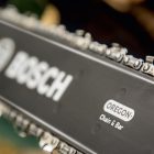 Bosch  UniversalChain35 Elektromos láncfűrész 35cm 1800W 06008B8300/06008B8303