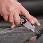 Fiskars  CarbonMax Összecsukható pengekés (1027224)