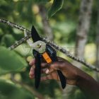 Fiskars  SOLID P121 Metszőolló, mellévágó 1057160