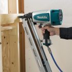 Makita AN924 Levegős táras szegbelövő, 50-90mm/21fokos