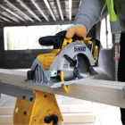 DeWalt  DCS391N-XJ Akkus körfűrész 18V akku és töltő nélkül, karton